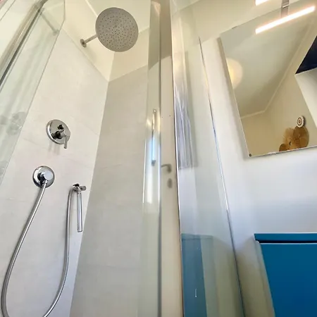 Casaviva - Modern Lively Trilo In Nervi Apartment *