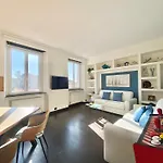 Casaviva - Modern Lively Trilo In Nervi