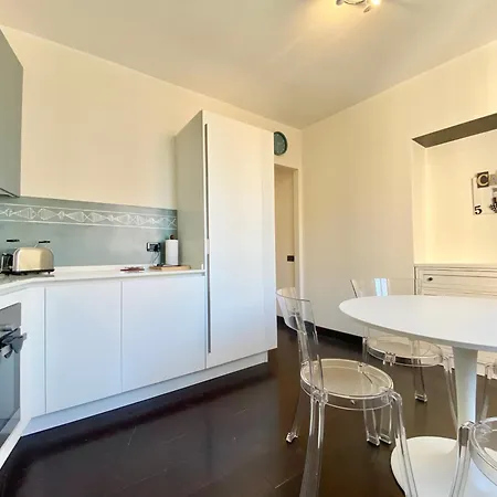 Casaviva - Modern Lively Trilo In Nervi Lägenhet *